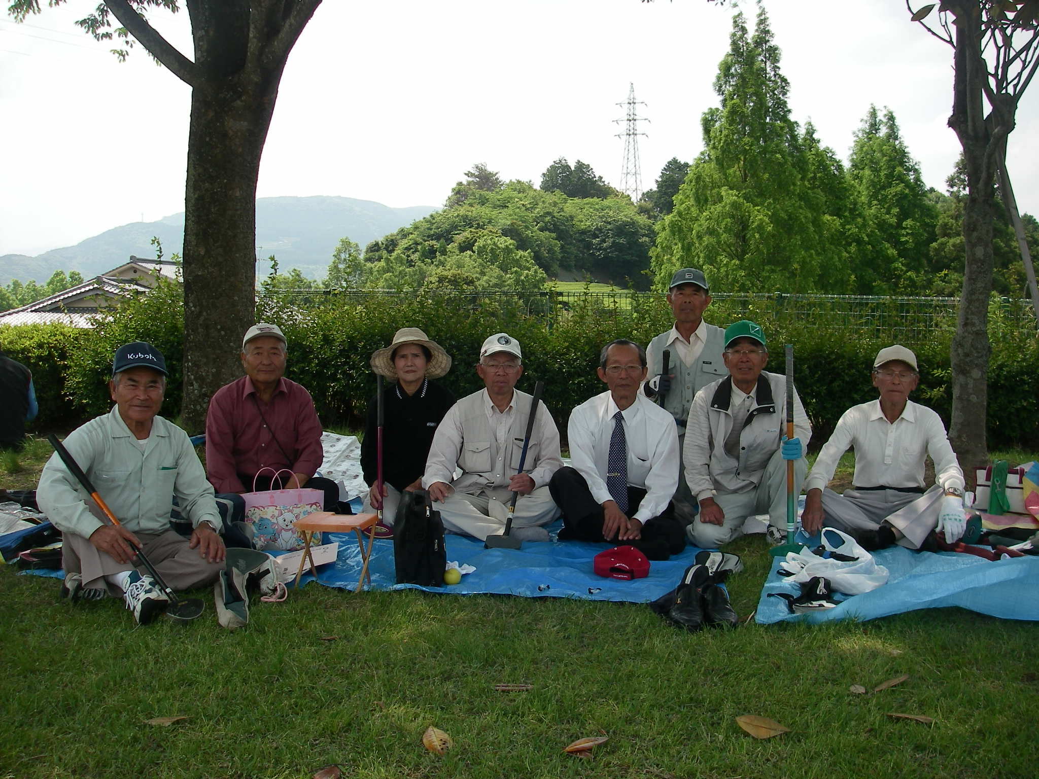 http://www.city.takeo.lg.jp/kyouiku-blog/images/IMGPguraunndoshuugou.JPG