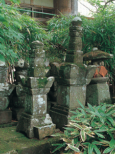 武雄市の文化財-石造宝篋印塔